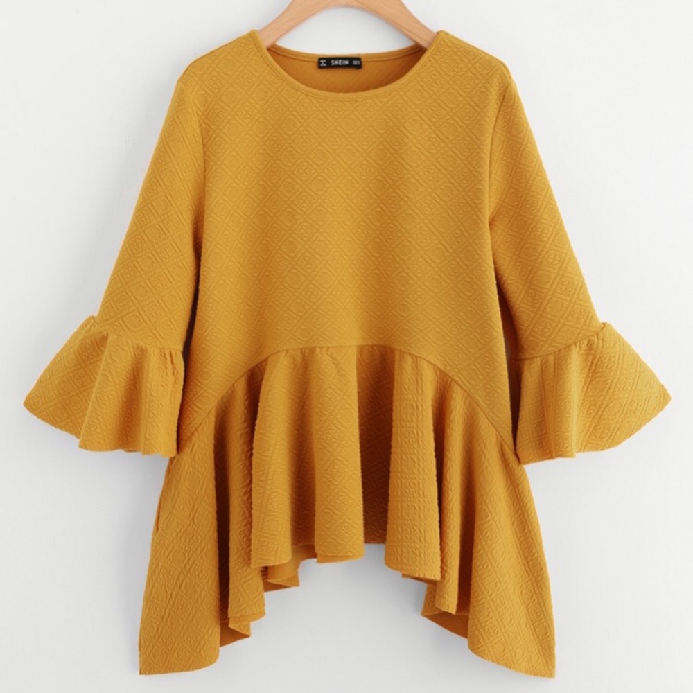 ✨BRAND NEW✨ Flare Sleeve Asymmetrical Top